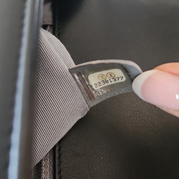 Chanel Le Boy Bag in medium. Like New! - Picture 12 of 12